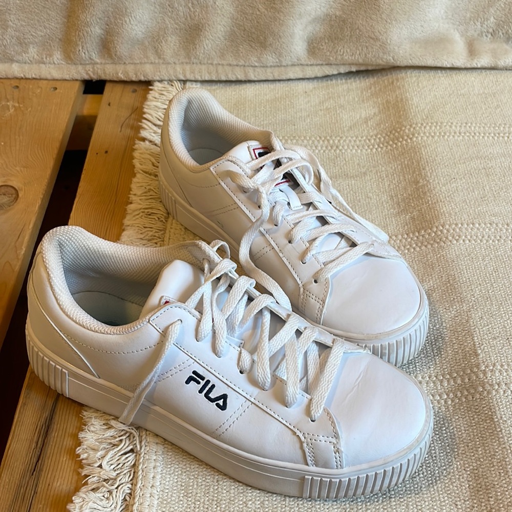 FILA Women’s Redmond Platform Sneakers
